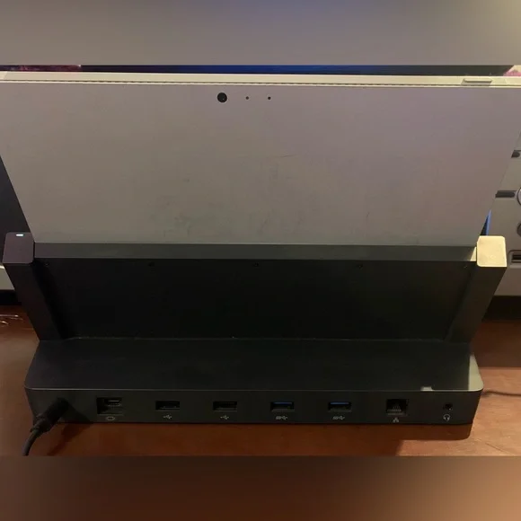 Microsoft Surface Pro - Picture 3 of 5